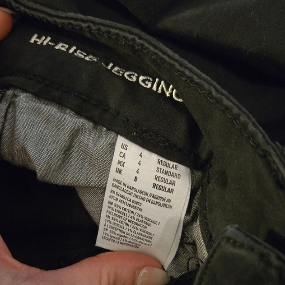 Size 4 American Eagle Black High-Rise Jeggings Skinny Jeans Minimalist Essential - Picture 4 of 6